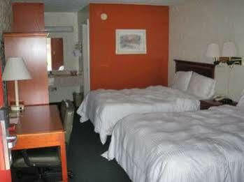 Applegate Inn Cleveland Bagian luar foto